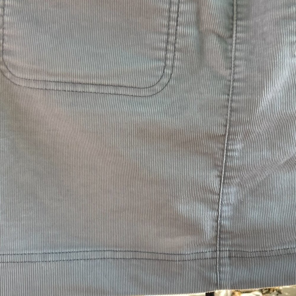 Athleta gray corduroy mini skirt- size 6 - Picture 6 of 6